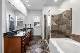 5723 Petty St, Houston, TX 77007 - Photo 34