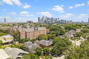 528 Hawthorne St, Houston, TX 77006 - Photo 2