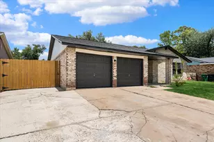12119 Crystalwood Dr, Houston, TX 77013 - Photo 2
