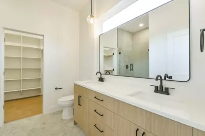 164 Wallace St #A, Houston, TX 77022 - Photo 8