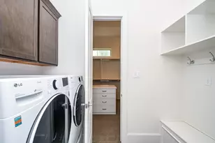 8515 S Rose Terrace Ln, Houston, TX 77055 - Photo 18