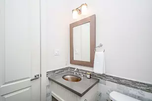 8515 S Rose Terrace Ln, Houston, TX 77055 - Photo 20