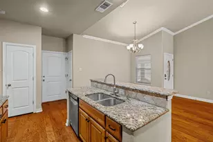 201 Chelsea Ct, Granbury, TX 76049 - Photo 8