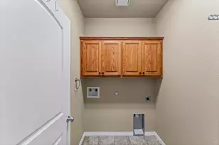 201 Chelsea Ct, Granbury, TX 76049 - Photo 22