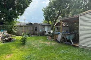 418 E 1st St, Deer Park, TX 77536 - Photo 4