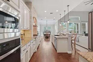 63 W Canyon Wren Cir, The Woodlands, TX 77389 - Photo 18