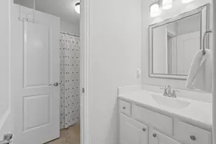 63 W Canyon Wren Cir, The Woodlands, TX 77389 - Photo 32