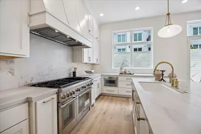 13 Wentworth Gate Path, Houston, TX 77027 - Photo 22