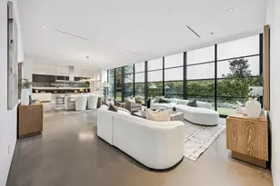 1527 Indiana St, Houston, TX 77006 - Photo 2