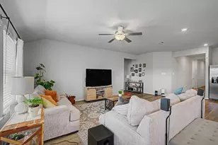 10842 Clfs Vw Dr, Iowa Colony, TX 77583 - Photo 8