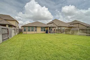 10842 Clfs Vw Dr, Iowa Colony, TX 77583 - Photo 42