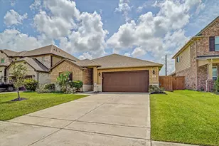 10842 Clfs Vw Dr, Iowa Colony, TX 77583 - Photo 2