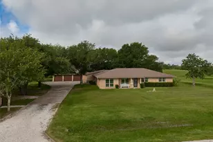 14528 Vlasta St, Needville, TX 77461 - Photo 2