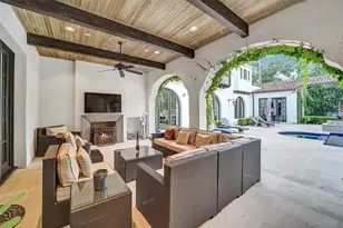 252 Piney Point Rd, Houston, TX 77024 - Photo 10