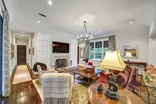 252 Piney Point Rd, Houston, TX 77024 - Photo 36