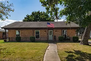107 Anchusa Street St, Lake Jackson, TX 77566 - Photo 1