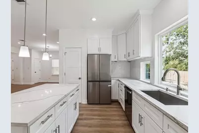 915 E 37th Street, Houston, TX 77022 - Photo 14