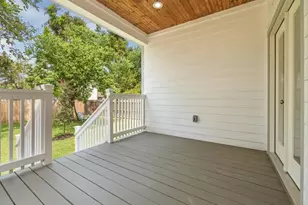 915 E 37th St, Houston, TX 77022 - Photo 32