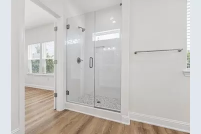 915 E 37th Street, Houston, TX 77022 - Photo 20