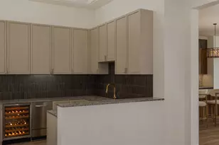2434 White Oak Dr, Houston, TX 77009 - Photo 10