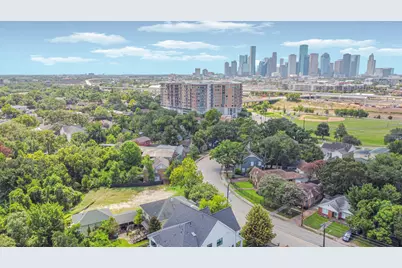 2434 White Oak Drive, Houston, TX 77009 - Photo 2