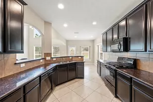 2327 Seahorse Bend Dr, Katy, TX 77449 - Photo 6