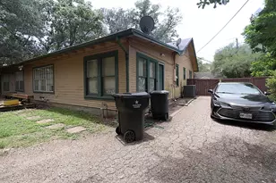 315 S Johnson St, Alvin, TX 77511 - Photo 18