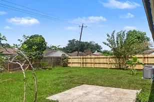 15810 Pilgrim Hall Dr, Friendswood, TX 77546 - Photo 20