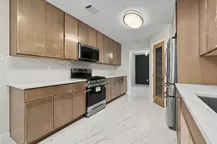 15810 Pilgrim Hall Dr, Friendswood, TX 77546 - Photo 2