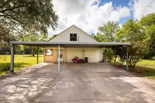 268 Sue Ann St, El Campo, TX 77437 - Photo 6