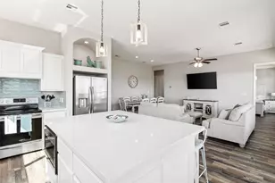 4406 Whaler Ln, Crystal Beach, TX 77650 - Photo 8