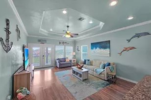 979 Palm Ridge Dr, Crystal Beach, TX 77650 - Photo 12