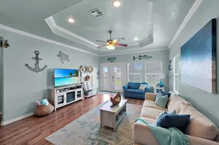 979 Palm Ridge Dr, Crystal Beach, TX 77650 - Photo 10