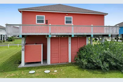 979 Palmridge Drive, Crystal Beach, TX 77650 - Photo 6