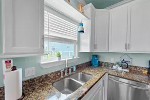 979 Palm Ridge Dr, Crystal Beach, TX 77650 - Photo 20