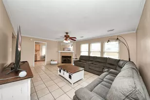 4747 Widerop Ln, Friendswood, TX 77546 - Photo 12
