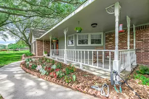 447 Co Rd 545, Alvin, TX 77511 - Photo 4