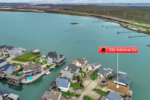 336 Admiral Cir, Tiki Island, TX 77554 - Photo 4