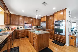 336 Admiral Cir, Tiki Island, TX 77554 - Photo 20