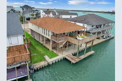 336 Admiral Circle, Tiki Island, TX 77554 - Photo 2