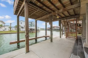 336 Admiral Cir, Tiki Island, TX 77554 - Photo 42