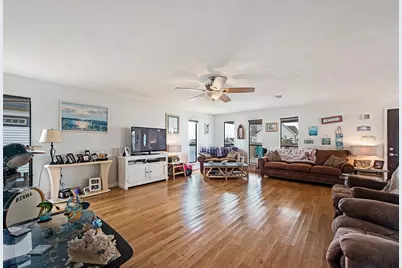 336 Admiral Circle, Tiki Island, TX 77554 - Photo 24