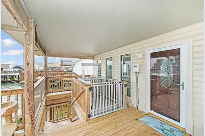 336 Admiral Circle, Tiki Island, TX 77554 - Photo 14