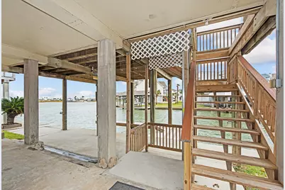336 Admiral Circle, Tiki Island, TX 77554 - Photo 38