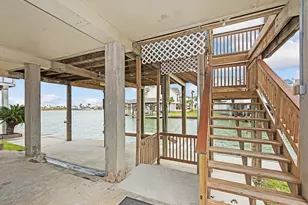 336 Admiral Cir, Tiki Island, TX 77554 - Photo 38