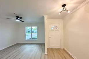 9539 Beverly Hill St, Houston, TX 77063 - Photo 12