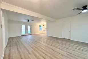 9539 Beverly Hill St, Houston, TX 77063 - Photo 4