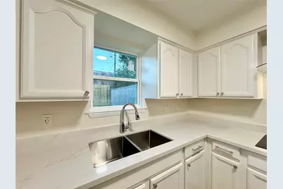 9539 Beverlyhill Street, Houston, TX 77063 - Photo 16