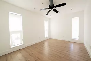 14110 Greenway Dr, Sugar Land, TX 77498 - Photo 16