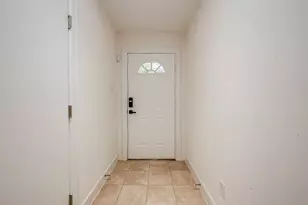 2710 Hullsmith Dr, Houston, TX 77063 - Photo 4